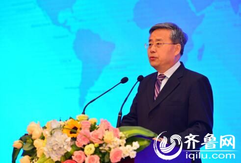 省委副书记、省长郭树清出席大会并讲话。