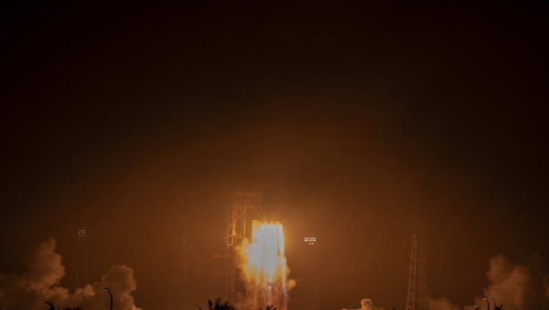 中国成功发射天舟四号货运飞船