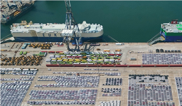 山东烟台港:汽车出口旺