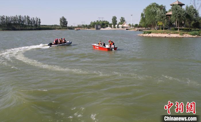 河北邢台任泽区开展水上救援应急演练