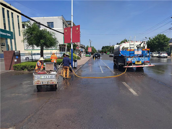 济南市莱芜区方下街道环卫深化日常清洁加强道路保洁