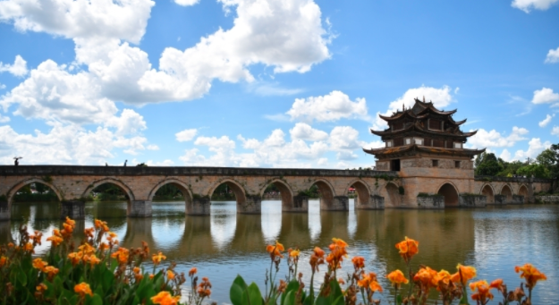 探访云南建水双龙桥