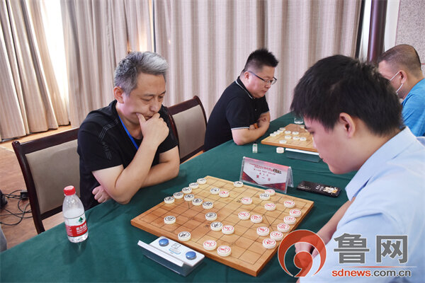 以棋会友巅峰对决山东省第24届明波杯象棋围棋大奖