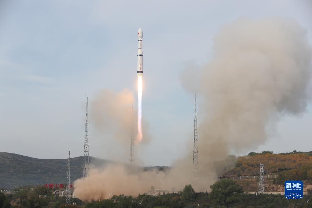 我国成功发射试验十六号A/B星和试验十七号卫星