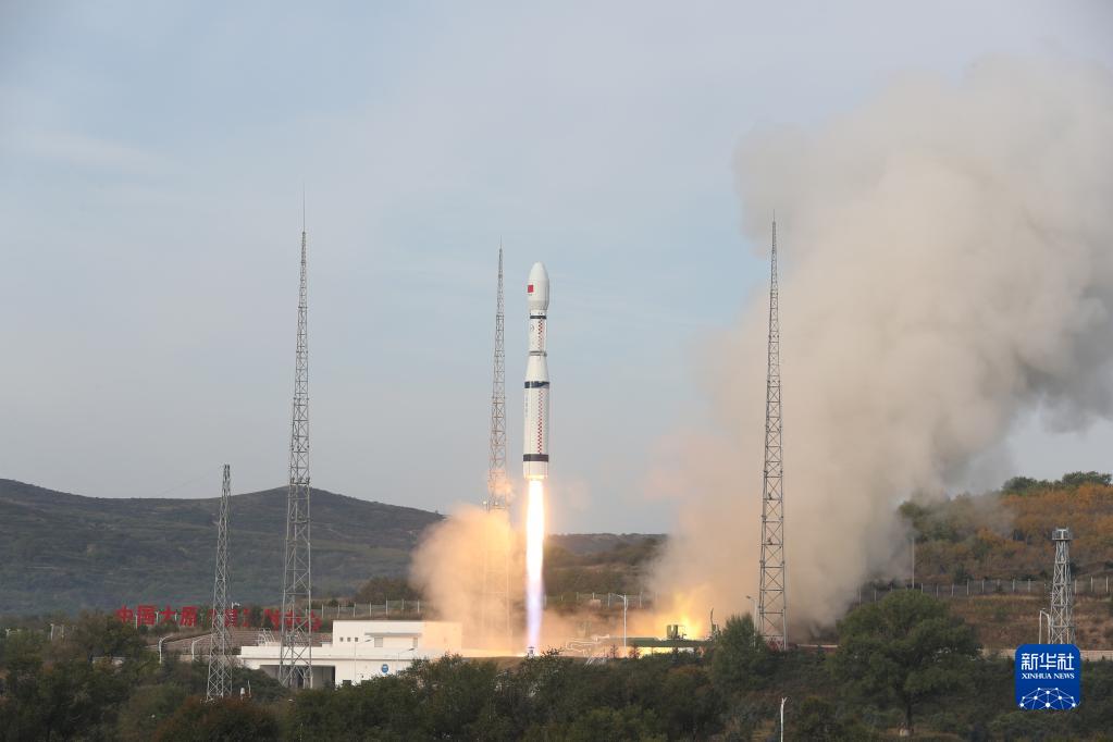 我国成功发射试验十六号A/B星和试验十七号卫星