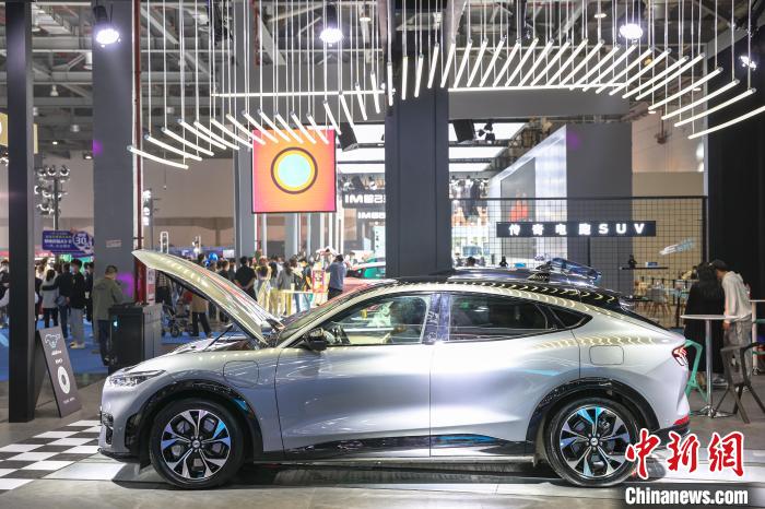中国新能源汽车市场竞争日趋激烈新车型加快推出