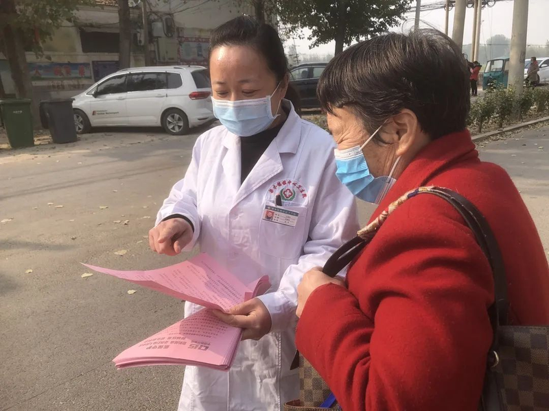 聊城东昌府区梁水镇镇中心卫生院开展医保政策宣传活动