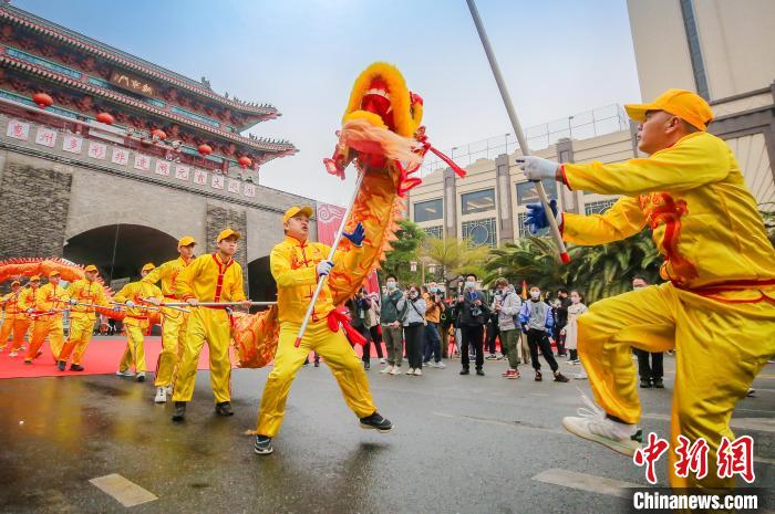 广东惠州多彩非遗大巡游点亮元宵节