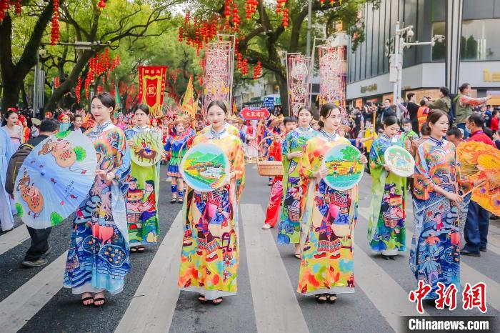 图为惠州多彩非遗闹元宵大巡游 惠州市文化广电旅游体育局供图