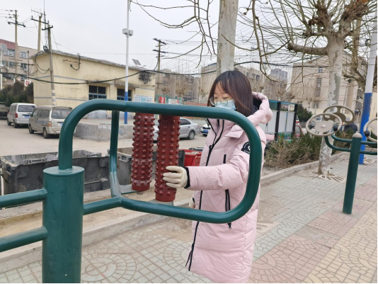 济南市莱芜区凤城街道：泛亚电竞排查健身器材倡树美德健康生活方式(图1)