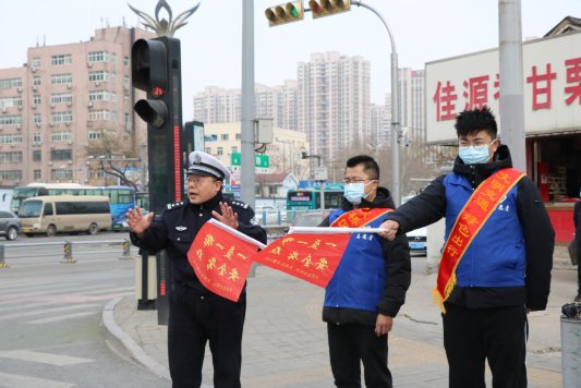 “学习雷锋·文明交通”——中建八局一公司开展雷锋月志愿活动
