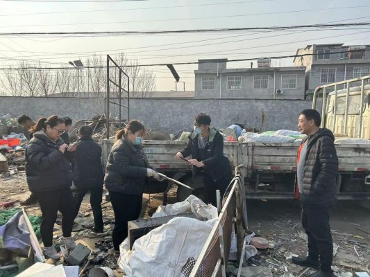 济南市莱芜区高庄街道应急办联合环保执法bob电竞重拳出击整治“小散乱污”企业(图1)