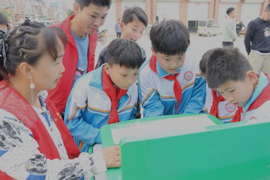 “数字科普大篷车沿黄行”活动第一站走进菏泽市牡丹区李村镇