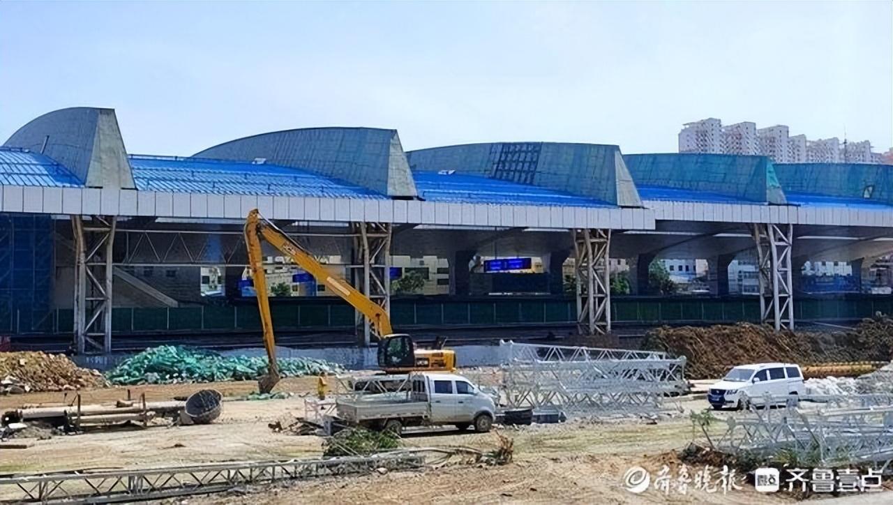 济南火车站北站房正在施工，记者探访：钻机开钻，有多台机械作业