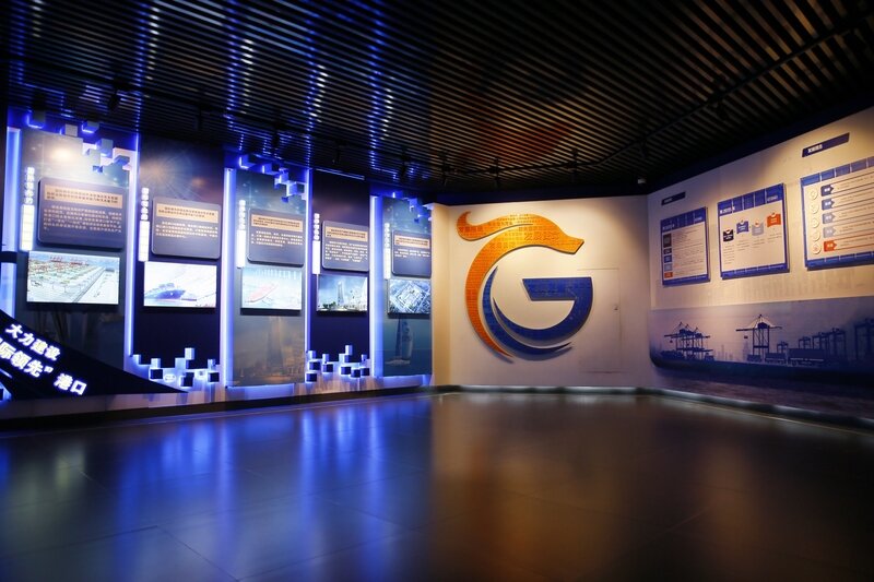 在山东逐梦星辰大海|打造中国式现代化智慧绿色港口样板!全国网络名人走进山东港口青岛港