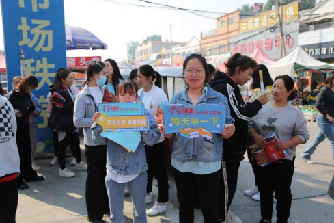 im电竞·(中国)官方网站济宁市任城区南张街道：“学习强国”学习平台推广活动走进(图2)