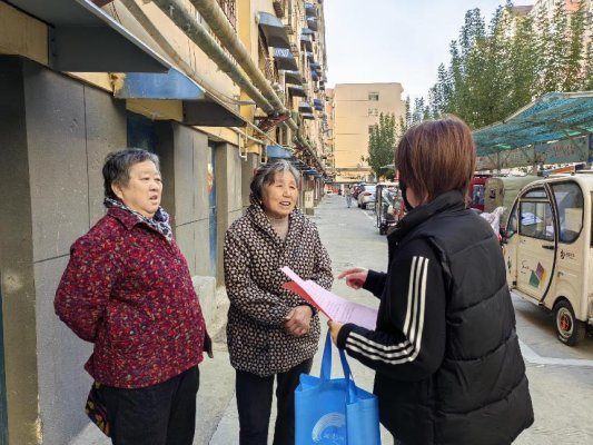 济宁市任城区越河街道古路沟社区开展老年人健康知识科普宣传活动