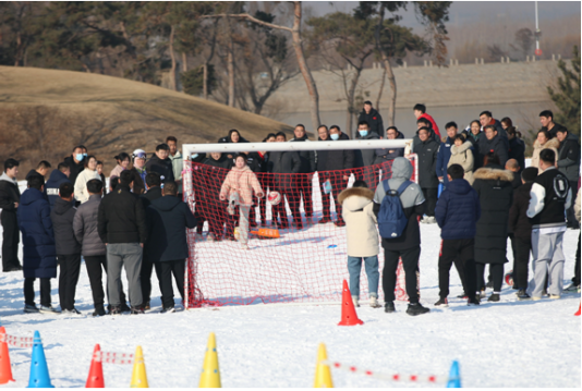 乐鱼app：济宁市第六届冬季全民健身运动会进行(图3)