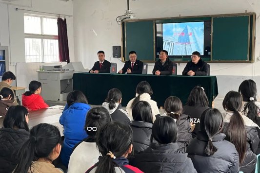 济宁市泗水县人民法院开展“开学第一课 送法进校园”系列活动