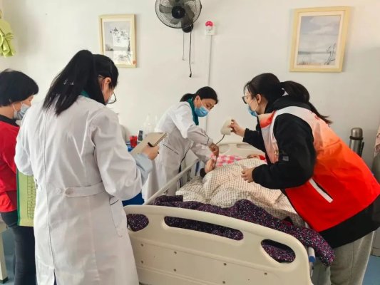讓老人們享受到更加“貼心式”的醫(yī)療服務(wù)。