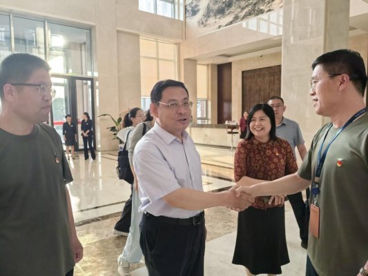 菏泽学院党委副书记、校长孙建昌一行慰问省派第一书记