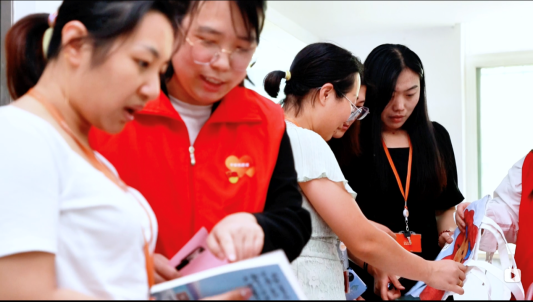 平安金服山东分公司开展爱心义卖为自闭症儿童照亮希望