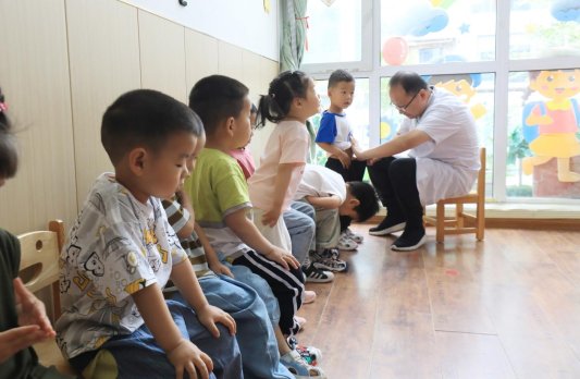 泰安市妇幼保健院开展“庆六一”多学科义诊及科普讲座活动