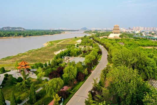 济南市天桥区百里黄河风景区天桥段堤顶道路