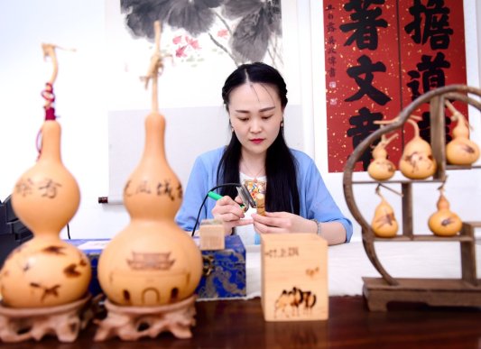 2024好网民·在山东|孙华:以火为墨绘锦绣,传播非遗焕荣光