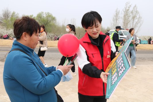 C:Users1Desktop滨州市“好网民 在山东”榜样人物(社团)优秀故事推荐材料【榜样人物】“好网民在山东”滨州推荐4、滨州市阳信县司法局 刘飞飞辅证照片IMG_3244.JPG