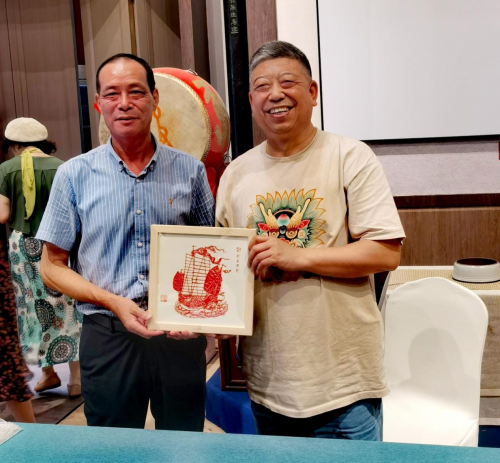2024江苏郑和文化艺术节举行 德化县逸境瓷画艺术研究院作品亮相