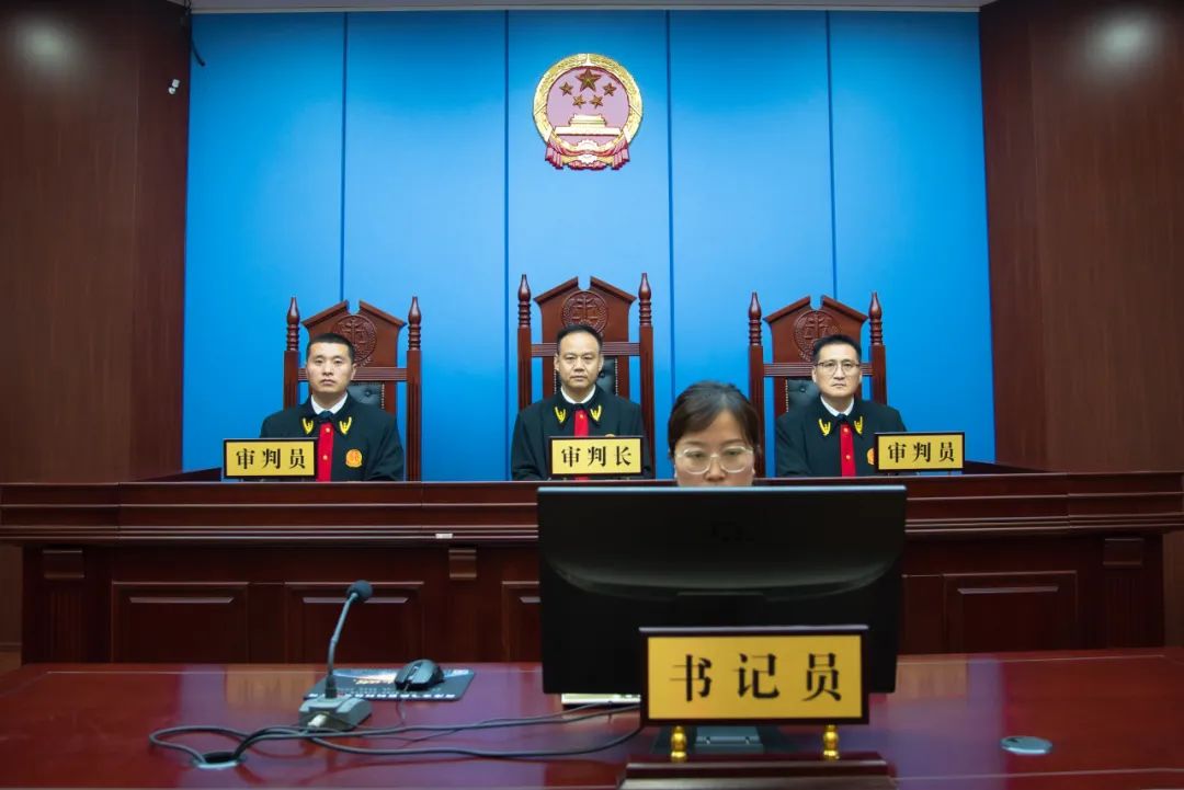 菏泽文化旅游投资集团有限公司原党委书记、董事长吴福华贪污、受贿案一审开庭