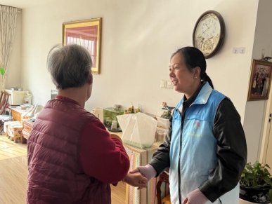 入户走访送温暖 关爱老人递真情——瑞众保险日照中支开展尊老爱老敬老主题活动