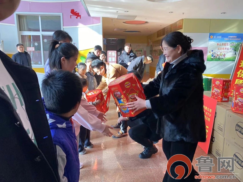 企业携手 传递温暖——三家爱心企业走进枣庄市儿童福利院开展爱心捐赠活动