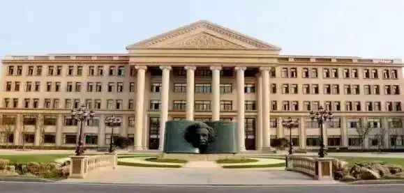 临沂外国语学校：知识沃土里的青春交响乐