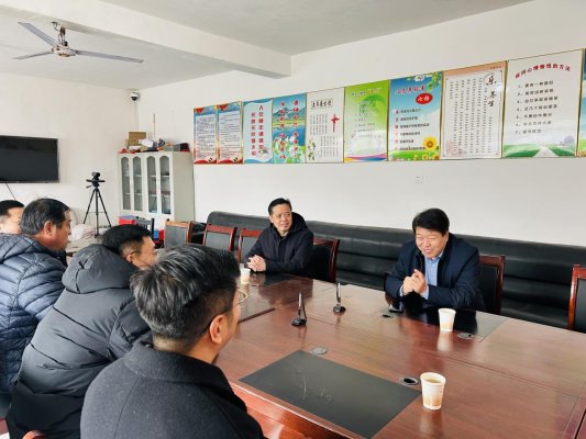 济南市生态环境局领导新春走访慰问济南市莱芜区口镇街道下毛圈村困难群众