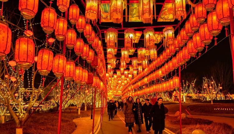 文旅市场又迎新变化 “分段式过年”为何受青睐？