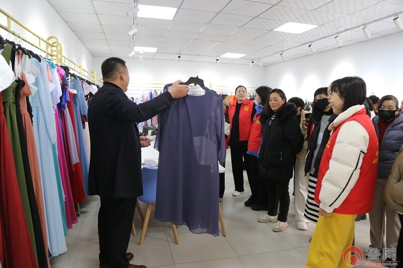 滕州市东沙河街道开展“三月春风暖 巾帼绽芳华”三八妇女节特别活动