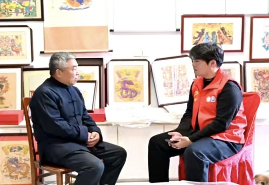 采訪楊乃東
