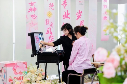 平安产险山东分公司：开展“专业灿烂 岁月同辉”女员工专场活动