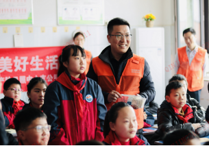 金融知识伴成长，寓教于乐护权益——平安产险日照中心支公司开展315金融宣教进学校活动