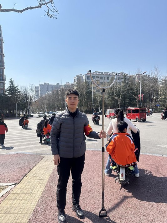 平安产险济宁中支：泗水支公司组织学雷锋自愿者活动
