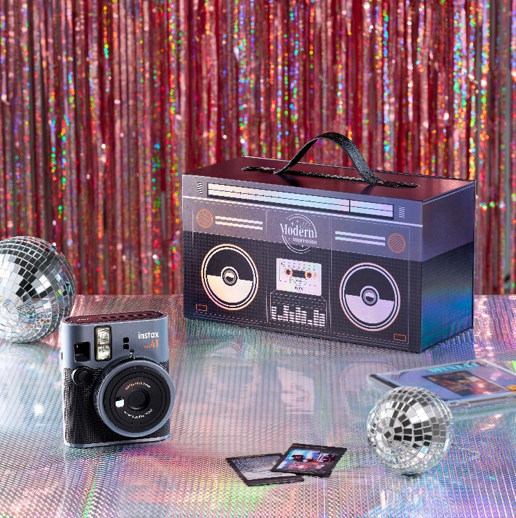 富士instax mini 41“摩登风华”礼盒发布：以复古主义演绎经典新生