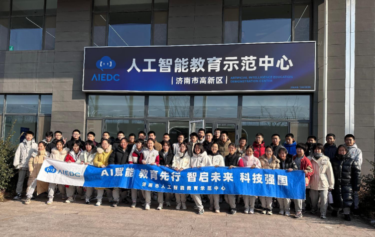 【全环境立德树人】班主任教育故事——姜文君：个人成长不啻微光，全面发展造炬成阳