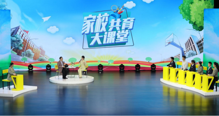 【全环境立德树人】班主任教育故事——姜文君：个人成长不啻微光，全面发展造炬成阳