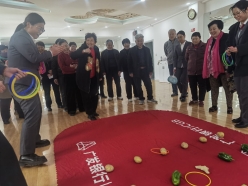 广发银行济南城西支行开展“服务特定人群，传递金融温度”走进老年大学活动