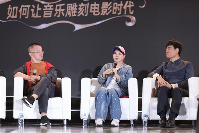 乌兰图雅亮相北京国际电影节电影嘉年华 共探音乐与电影的融合之美