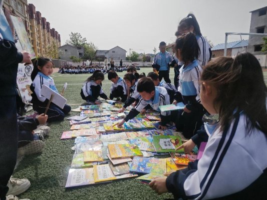 菏泽鲁西新区陈集镇陈集小学开展旧物置换活动