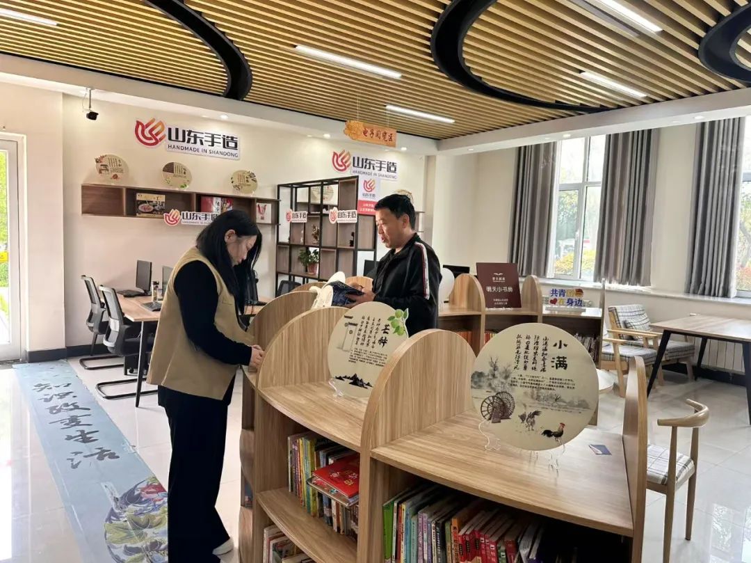 菏泽鲁西新区岳程街道开展“书香润心田 阅读共成长”干部职工阅读活动