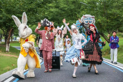 灯彩幻梦奇境漫游，自贡灯会五一邀你体验假日“奇幻游”